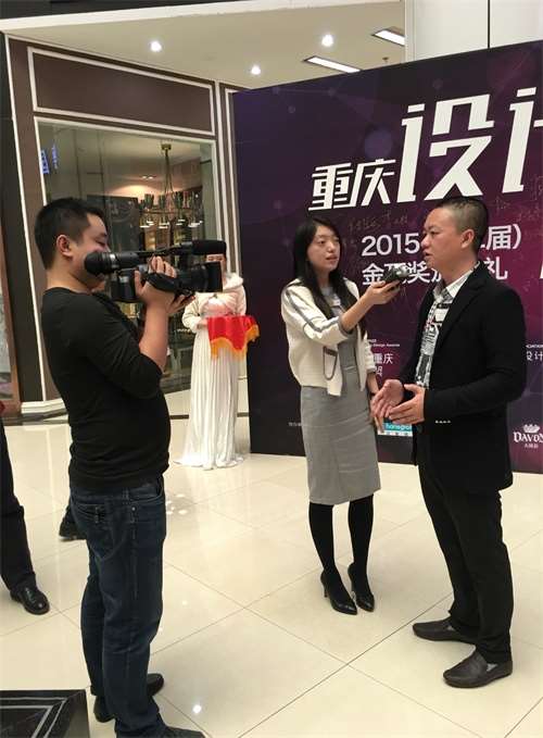 点击新窗口打开大图
